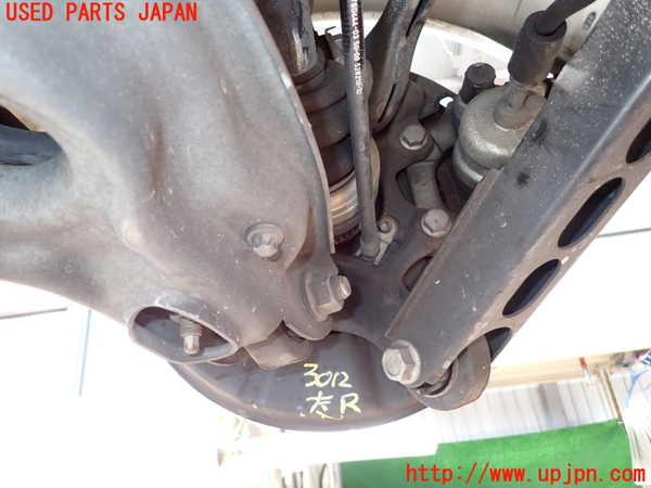2UPJ-30124305]BMW 325i(VB25)(E90)左リアナックルハブ 中古_m0002.jpg