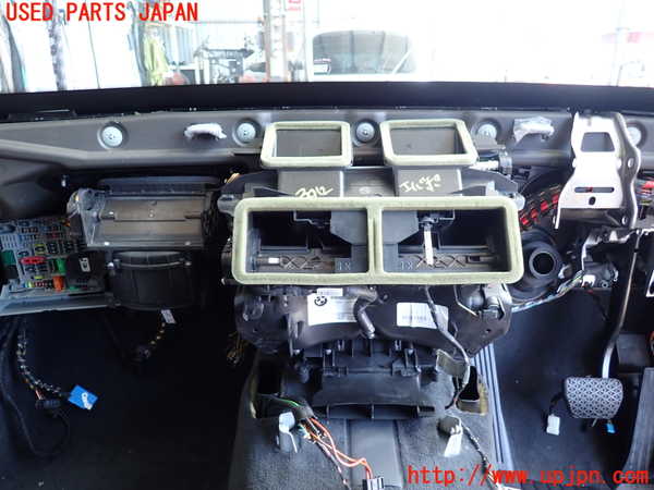 2UPJ-30126081]BMW 325i(VB25)(E90)エバポレーター1 中古_m0001.jpg