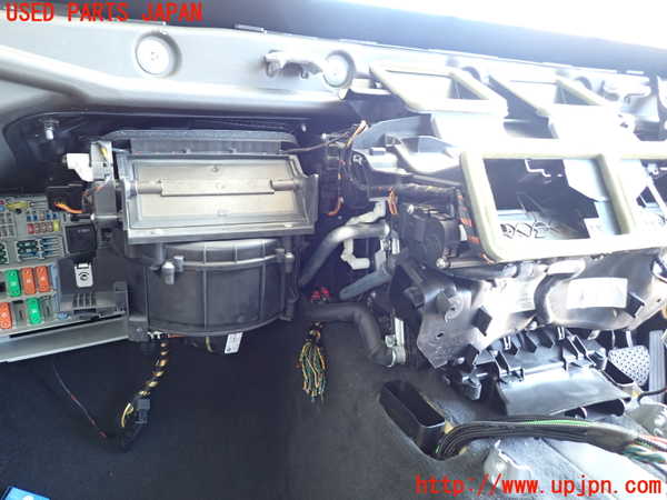 2UPJ-30126081]BMW 325i(VB25)(E90)エバポレーター1 中古_m0003.jpg