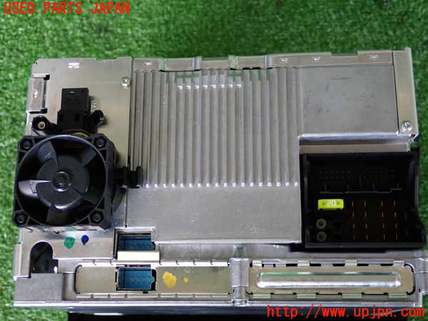 2UPJ-30126500]BMW 325i(VB25)(E90)CD&MDプレイヤー 中古_m0003.jpg