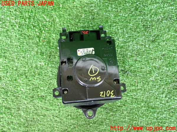 2UPJ-30126306]BMW 325i(VB25)(E90)スイッチ1 (ナビ操作) 中古_m0002.jpg