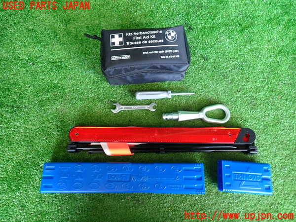 2UPJ-30127805]BMW 325i(VB25)(E90)車載工具 中古_m0001.jpg