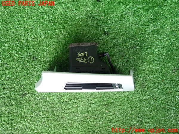 2UPJ-30127526]BMW 325i(VB25)(E90)エアコン吹き出し口1 (右) 中古_m0002.jpg