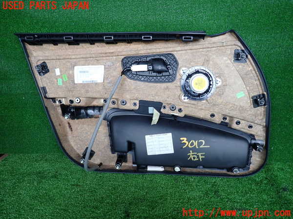 2UPJ-30121234]BMW 325i(VB25)(E90)右前ドア内張り 中古_m0002.jpg