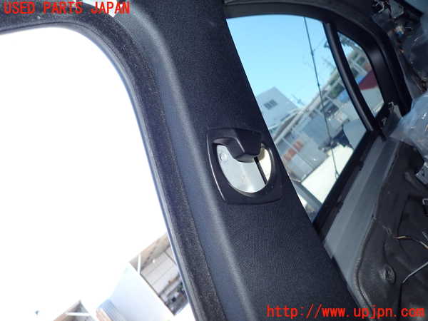 2UPJ-30127665]BMW 325i(VB25)(E90)右センターピラートリム 中古_m0002.jpg