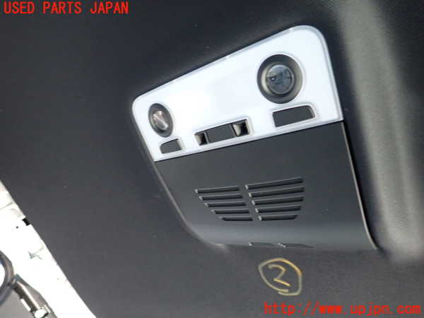 2UPJ-30126412]BMW 325i(VB25)(E90)ルームランプ2 (2列目真中) 中古_m0001.jpg