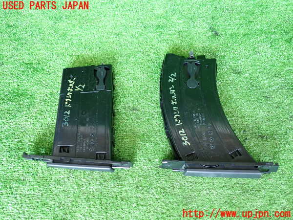 2UPJ-30127810]BMW 325i(VB25)(E90)ドリンクホルダー 中古_m0001.jpg