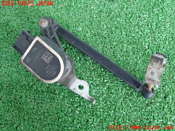 2UPJ-30136382]BMW 328i(3A20)センサー2 中古 F30_m0001.jpg
