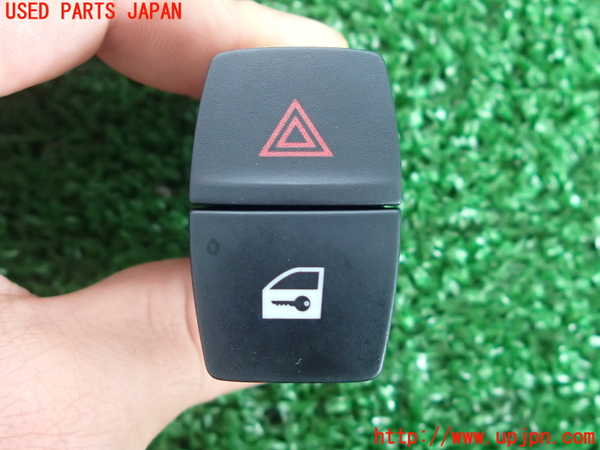 2UPJ-30136290]BMW 328i(3A20)ハザードスイッチ 中古 F30_m0003.jpg