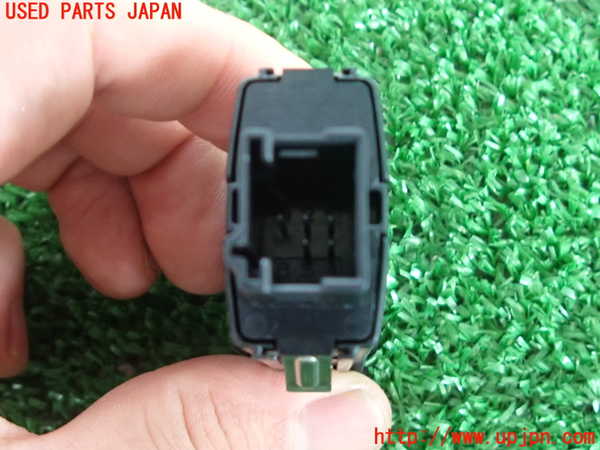 2UPJ-30136290]BMW 328i(3A20)ハザードスイッチ 中古 F30_m0004.jpg