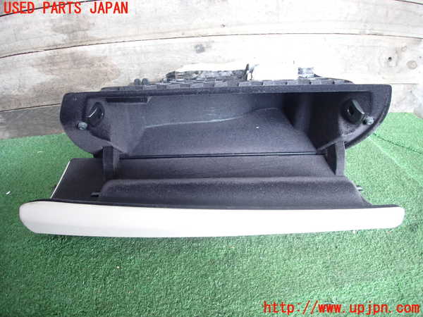 2UPJ-30137516]BMW 328i(3A20)グローブボックス1 中古 F30_m0002.jpg