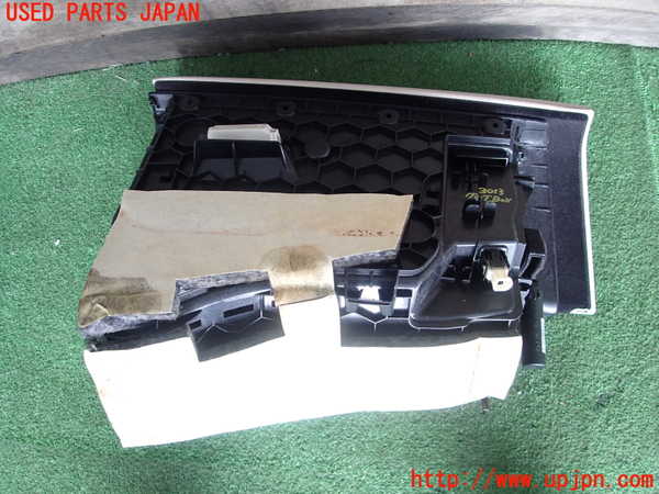 2UPJ-30137516]BMW 328i(3A20)グローブボックス1 中古 F30_m0003.jpg