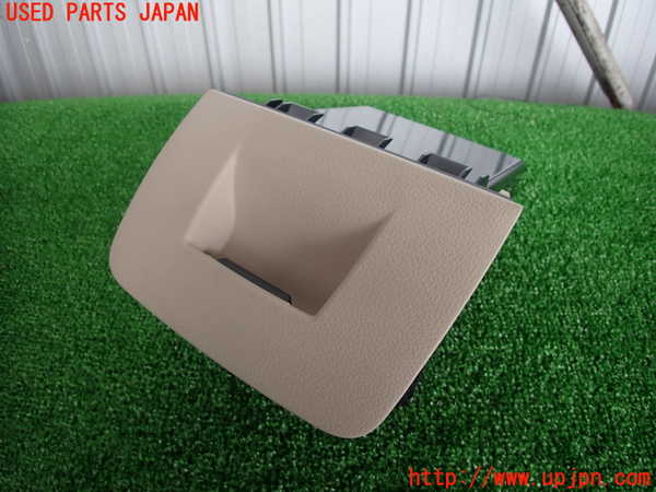 2UPJ-30137841]BMW 328i(3A20)小物入れ1 中古 F30_m0001.jpg