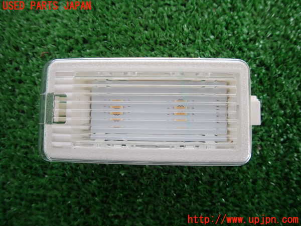 2UPJ-30136413]BMW 328i(3A20)ルームランプ3 (真中 ラゲッジ) 中古 F30_m0001.jpg