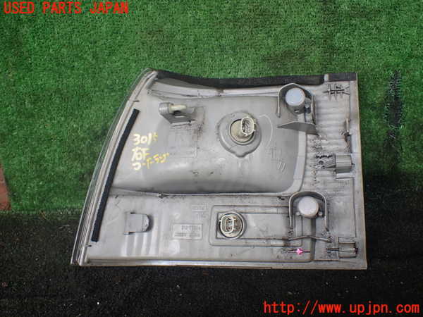 1UPJ-30151150]ハイエースワゴン100系(KZH100G)右コーナーランプ 中古_m0003.jpg