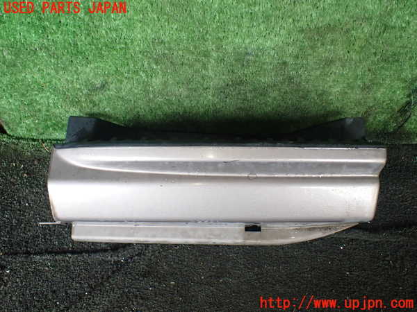 1UPJ-30151392]ハイエースワゴン100系(KZH100G)左サイドステップ 中古_m0001.jpg