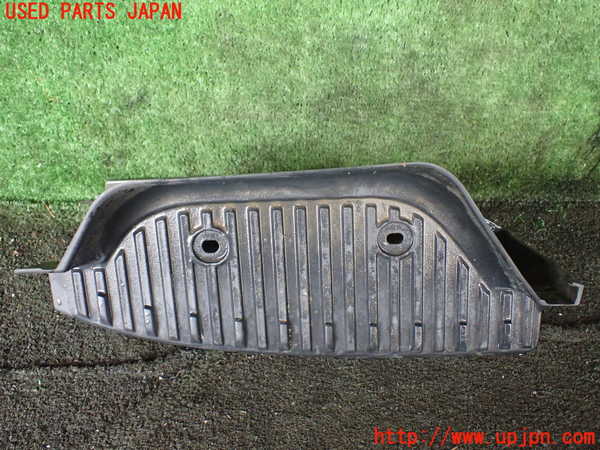 1UPJ-30151392]ハイエースワゴン100系(KZH100G)左サイドステップ 中古_m0002.jpg