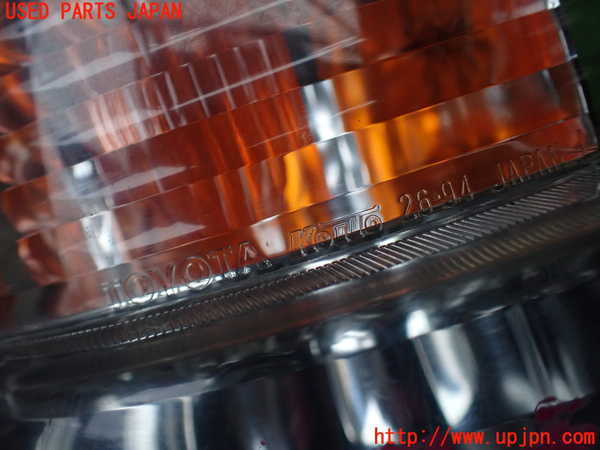 1UPJ-30151536]ハイエースワゴン100系(KZH100G)左テールランプ 中古_m0004.jpg
