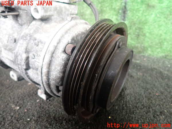 1UPJ-30156025]ハイエースワゴン100系(KZH100G)エアコンコンプレッサー 中古_m0003.jpg