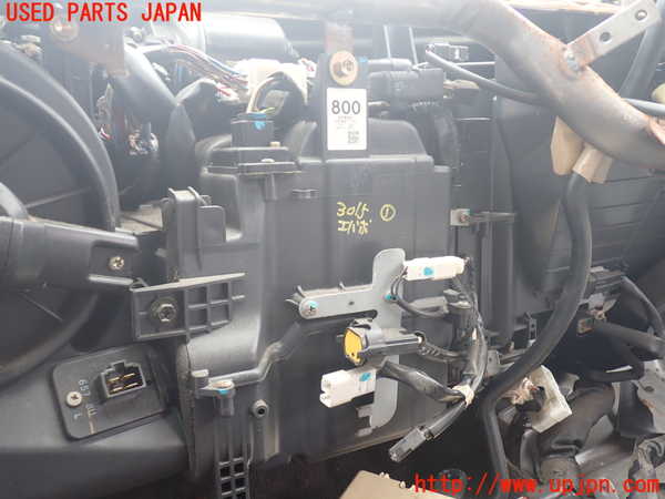 1UPJ-30156081]ハイエースワゴン100系(KZH100G)エバポレーター1(フロント) 中古_m0001.jpg