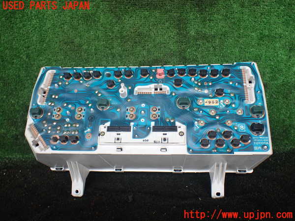 1UPJ-30156170]ハイエースワゴン100系(KZH100G)スピードメーター 中古_m0003.jpg