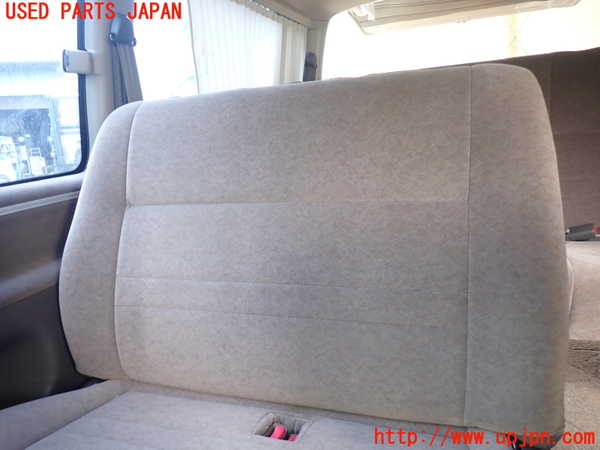 1UPJ-30157145]ハイエースワゴン100系(KZH100G)右2列目シート 中古_m0002.jpg
