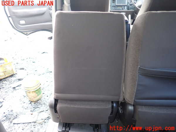 1UPJ-30157175]ハイエースワゴン100系(KZH100G)左2列目シート 中古_m0004.jpg