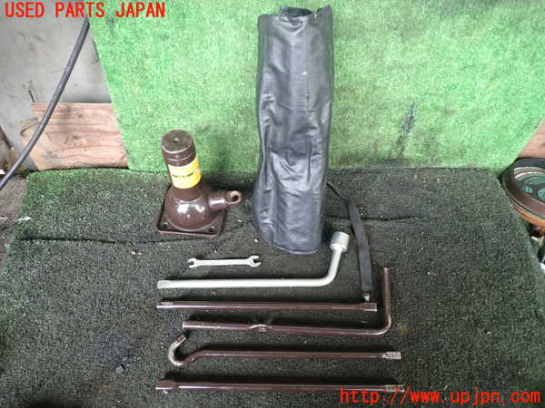 1UPJ-30157805]ハイエースワゴン100系(KZH100G)車載工具 中古_m0001.jpg
