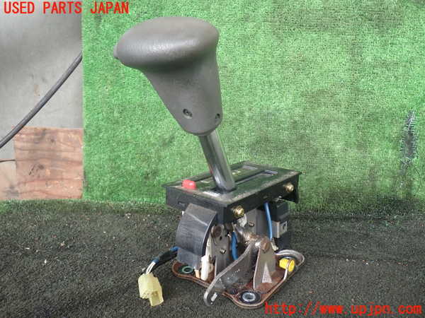 1UPJ-30157555]ハイエースワゴン100系(KZH100G)ATシフトレバー 中古_m0003.jpg