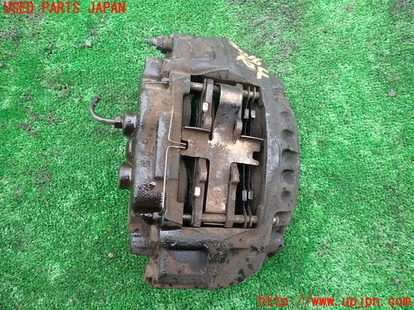 1UPJ-30164080]ハイラックスサーフ N130系 4ドア(KZN130W)右フロントキャリパー 中古_m0001.jpg