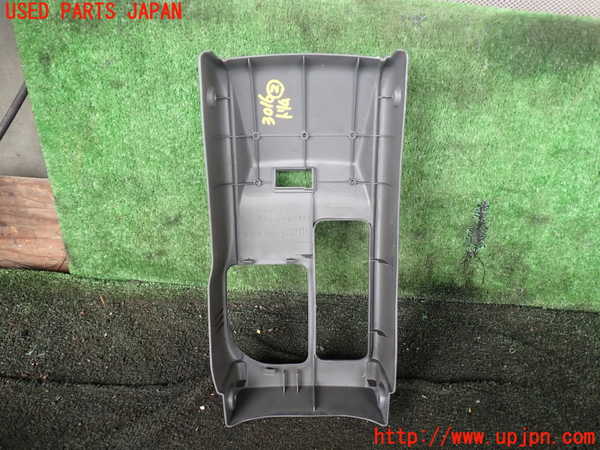 1UPJ-30167692]ハイラックスサーフ N130系 4ドア(KZN130W)内装トリム類2 中古_m0002.jpg