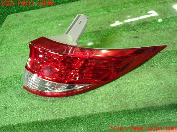 1UPJ-30171530]エスティマ(ACR50W)右テールランプ 中古_m0001.jpg