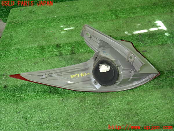 1UPJ-30171530]エスティマ(ACR50W)右テールランプ 中古_m0002.jpg