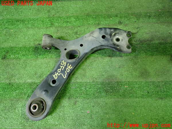 1UPJ-30175176]エスティマ(ACR50W)右フロントロアアーム1 中古_m0001.jpg