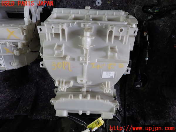 1UPJ-30176081]エスティマ(ACR50W)エバポレーター1 (フロント)　中古_m0001.jpg