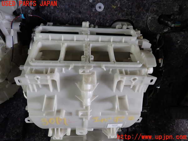 1UPJ-30176081]エスティマ(ACR50W)エバポレーター1 (フロント)　中古_m0002.jpg