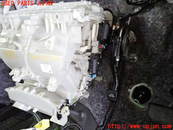 1UPJ-30176081]エスティマ(ACR50W)エバポレーター1 (フロント)　中古_m0004.jpg