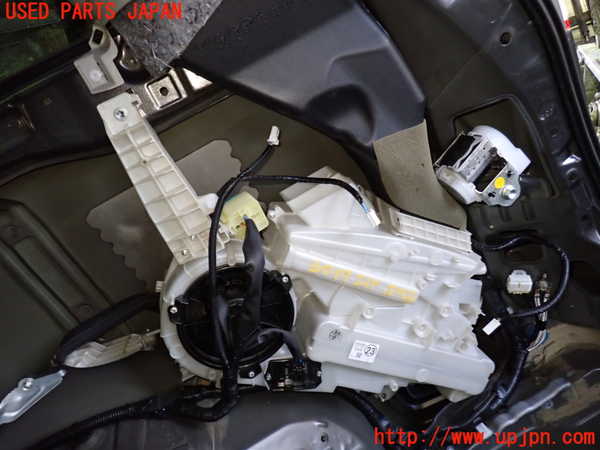 5UPJ-30176082]エスティマ(ACR50W)エバポレーター2 (リヤ) 中古_m0001.jpg
