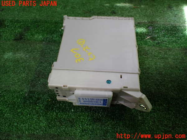 1UPJ-30176741]エスティマ(ACR50W)ヒューズボックス1 中古_m0002.jpg