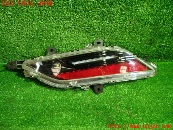 5UPJ-30191154]ハリアー ハイブリッド(AXUH80)右リアコーナーランプ 中古_m0001.jpg