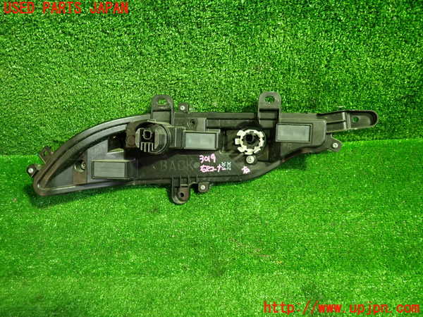 5UPJ-30191154]ハリアー ハイブリッド(AXUH80)右リアコーナーランプ 中古_m0002.jpg
