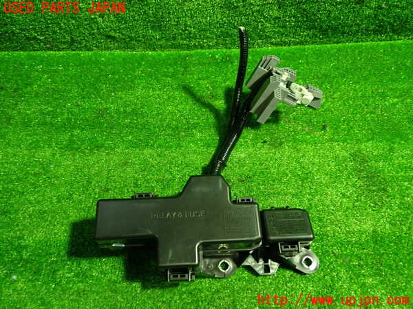 1UPJ-30196741]ハリアー ハイブリッド(AXUH80)ヒューズボックス1 中古_m0001.jpg