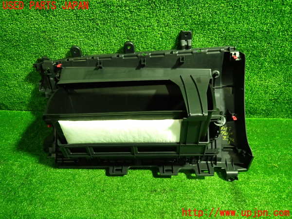 1UPJ-30197516]ハリアー ハイブリッド(AXUH80)グローブボックス1 中古_m0003.jpg
