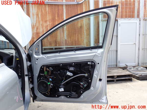 2UPJ-30201230]ボルボ・XC60(DB4204TXC)右前ドア (43R-001106) 中古_m0005.jpg