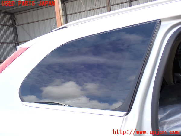 2UPJ-30201380]ボルボ・XC60(DB4204TXC)右クォーターガラス (43R-0010236) 中古_m0001.jpg