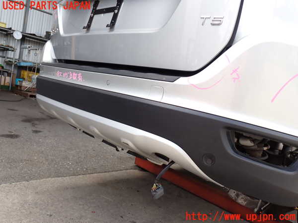 2UPJ-30201610]ボルボ・XC60(DB4204TXC)リアバンパー 中古_m0003.jpg