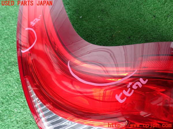2UPJ-30201530]ボルボ・XC60(DB4204TXC)右テールランプ 中古_m0002.jpg