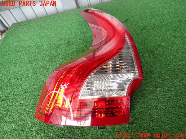 2UPJ-30201536]ボルボ・XC60(DB4204TXC)左テールランプ 中古_m0001.jpg