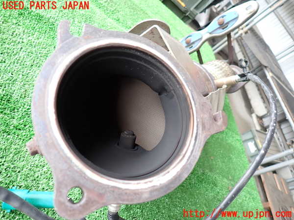 2UPJ-30202661]ボルボ・XC60(DB4204TXC)触媒1 中古_m0002.jpg