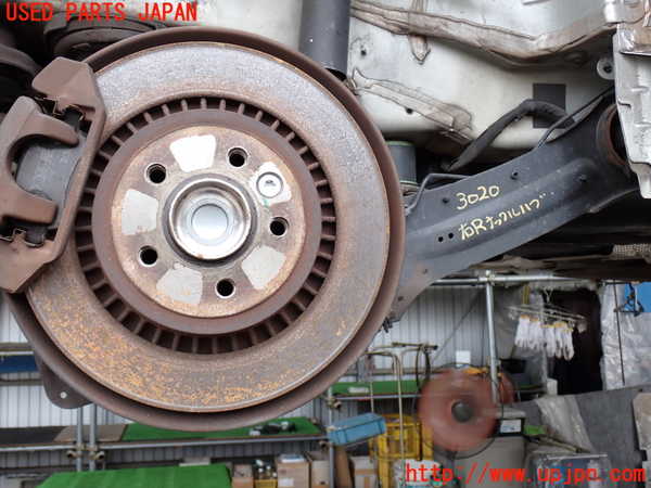 2UPJ-30204300]ボルボ・XC60(DB4204TXC)右リアナックルハブ 中古_m0001.jpg